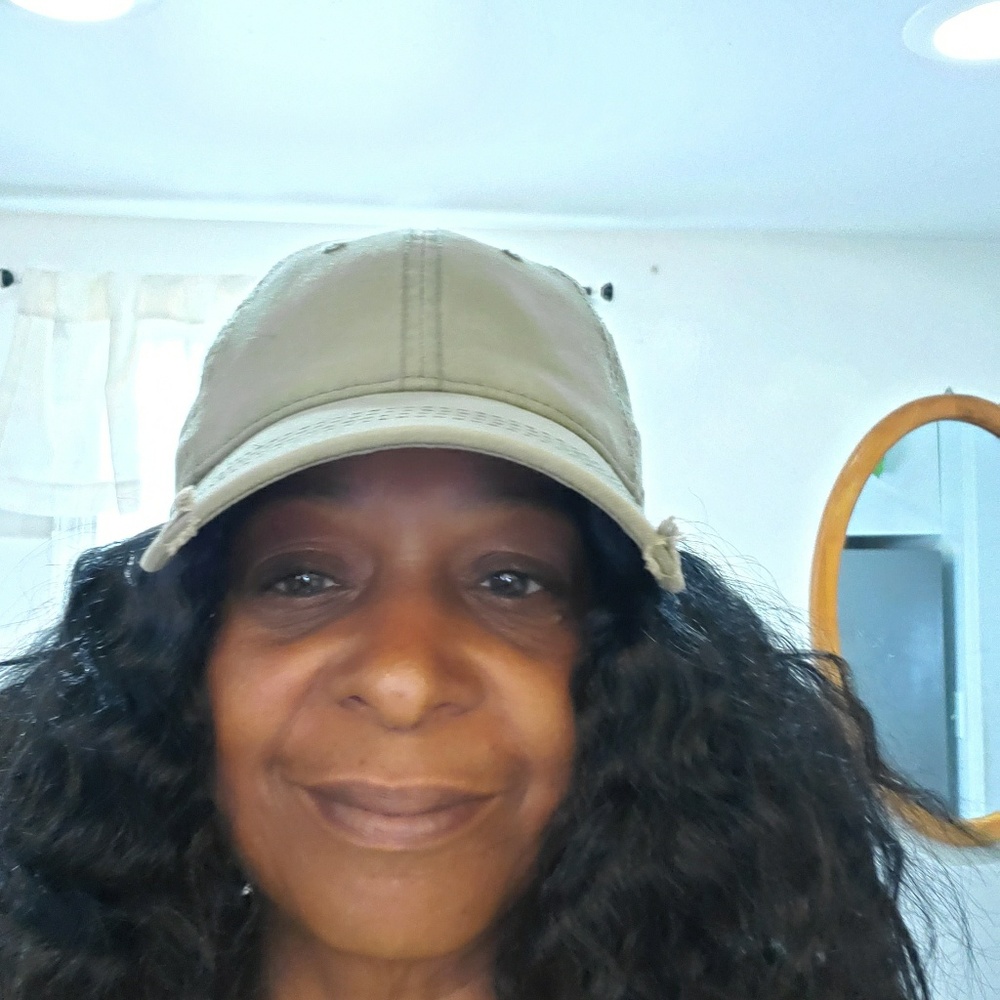 Meet your Posher, Linda